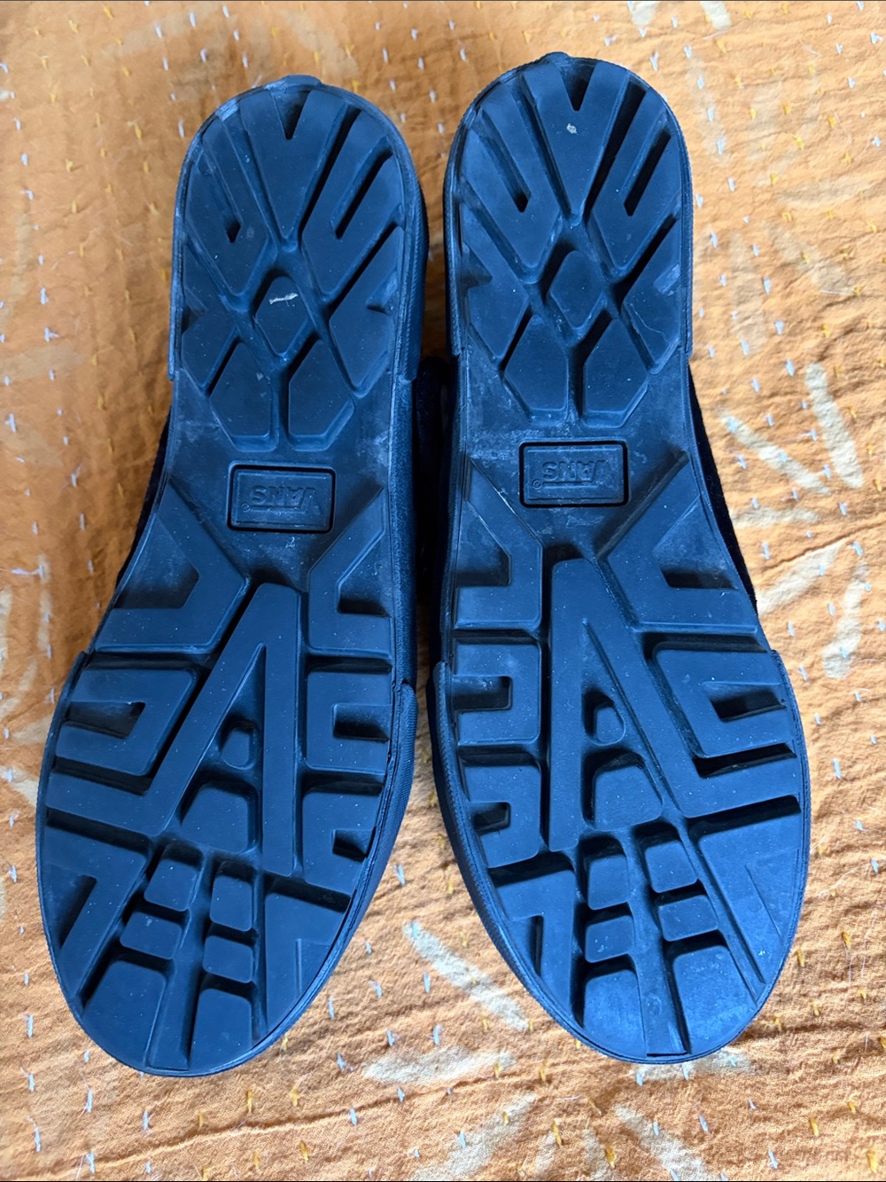 Vans T-Strap Mary Jane Velvet Sneakers - Picture 2 of 4